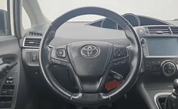 Toyota Verso 2016 года за 39 390 BYN в Минск