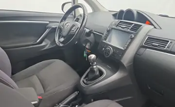 Toyota Verso 2016 года за 39 390 BYN в Минск