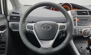 Toyota Verso 2012 года за 33 990 BYN в Минск