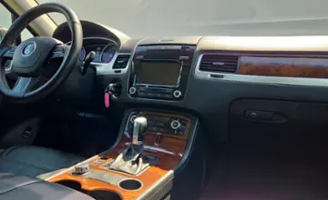 Volkswagen Touareg 2011 года за 44 590 BYN в Минск