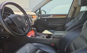 Volkswagen Touareg 2011 года за 44 590 BYN в Минск