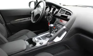 Peugeot 3008 2012 года за 27 990 BYN в Минск