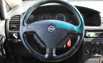 Opel Zafira 2002 года за 9 990 BYN в Минск
