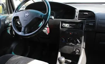 Opel Zafira 2002 года за 9 990 BYN в Минск