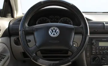 Volkswagen Passat 2002 года за 14 990 BYN в Минск