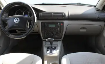 Volkswagen Passat 2002 года за 14 990 BYN в Минск