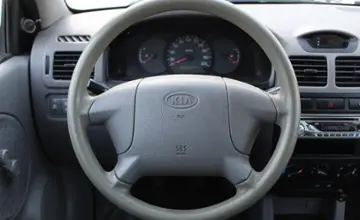 Kia Rio 2004 года за 4 990 BYN в Минск