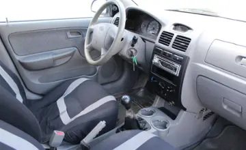 Kia Rio 2004 года за 4 990 BYN в Минск