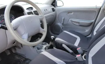 Kia Rio 2004 года за 4 990 BYN в Минск