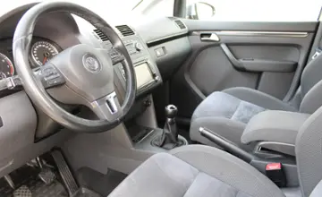 Volkswagen Touran 2010 года за 28 990 BYN в Минск