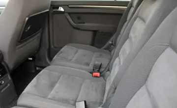 Volkswagen Touran 2010 года за 28 990 BYN в Минск
