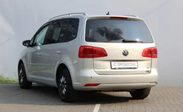 Volkswagen Touran 2010 года за 28 990 BYN в Минск