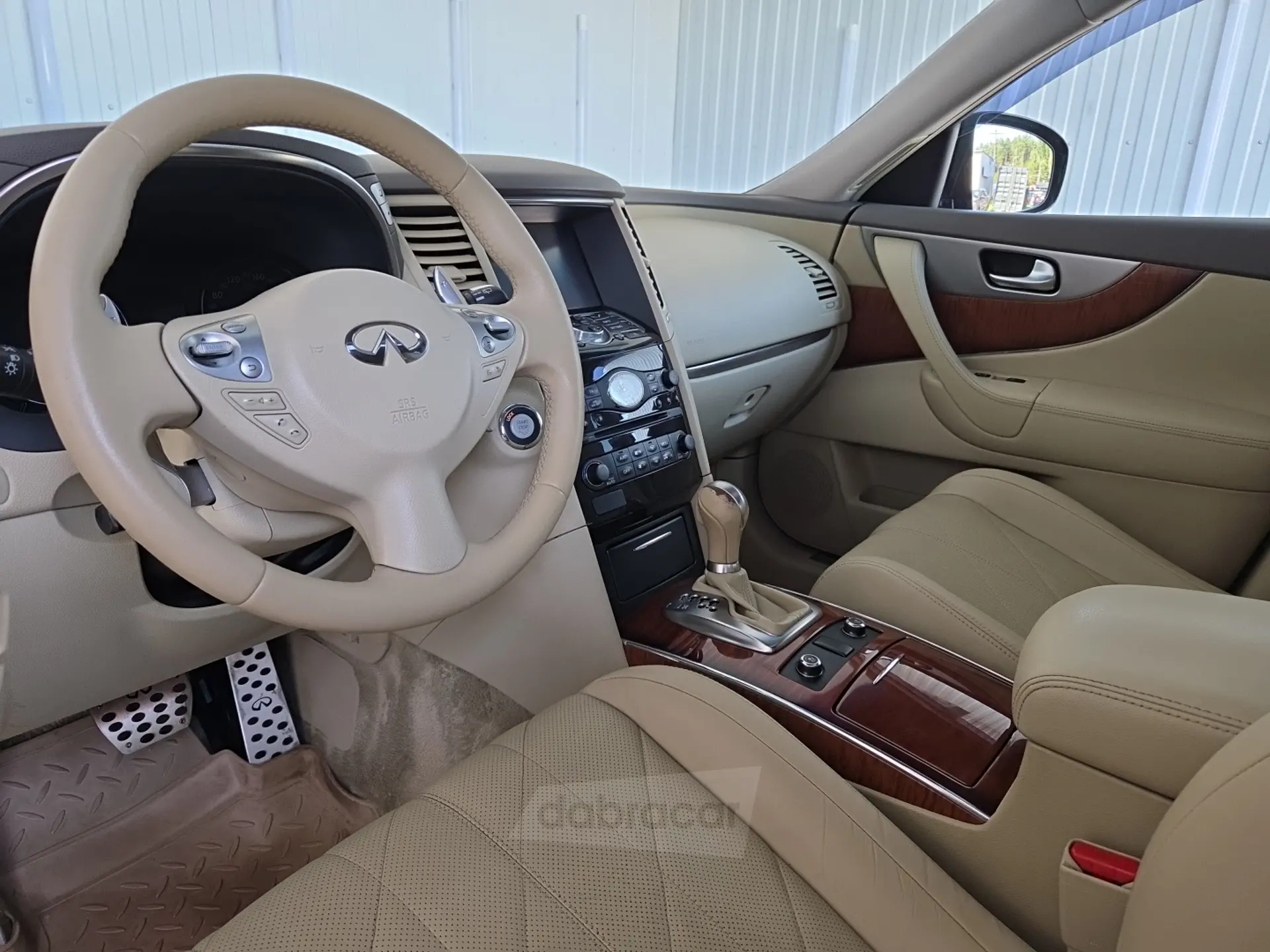  QX70