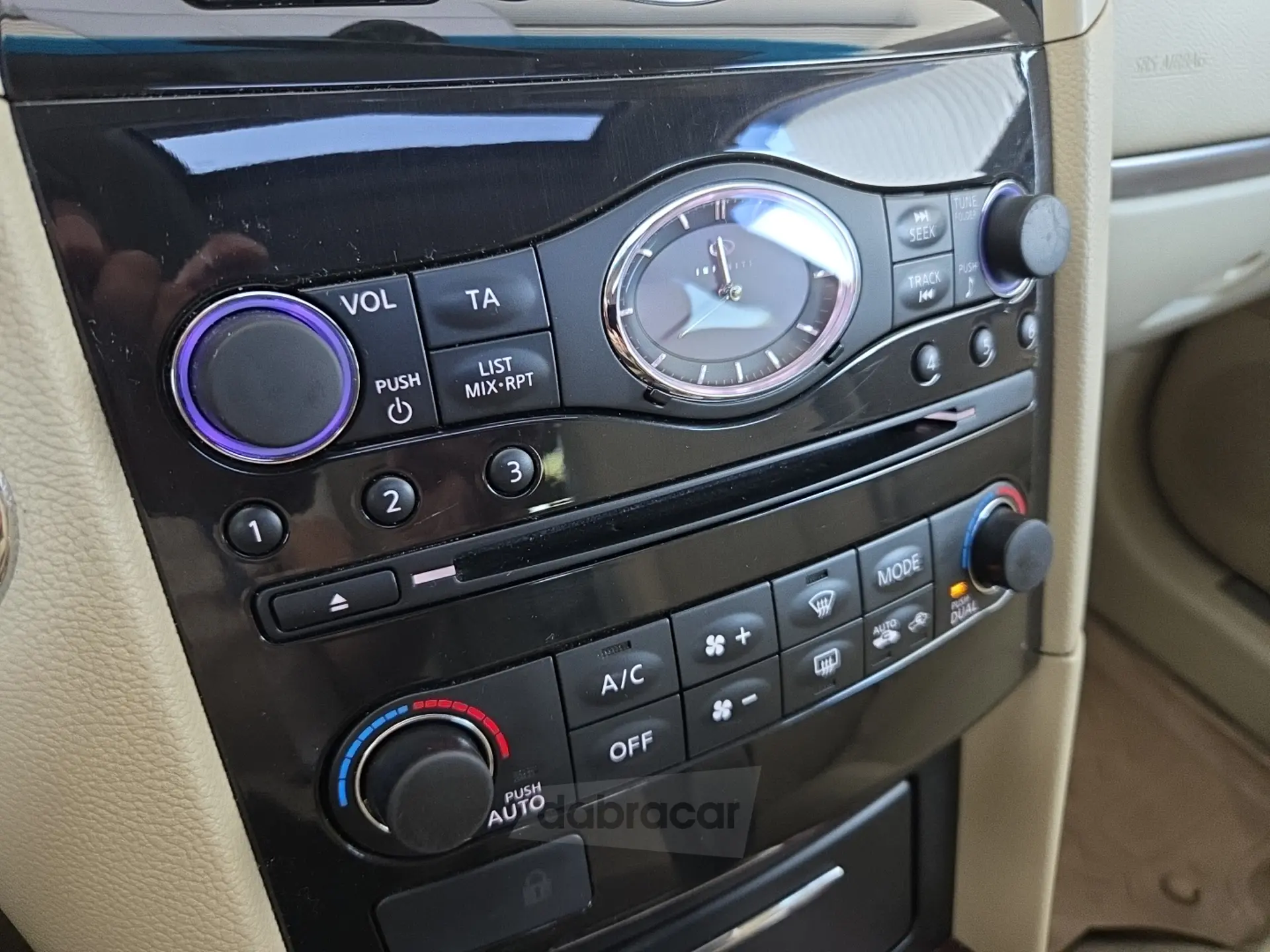  QX70