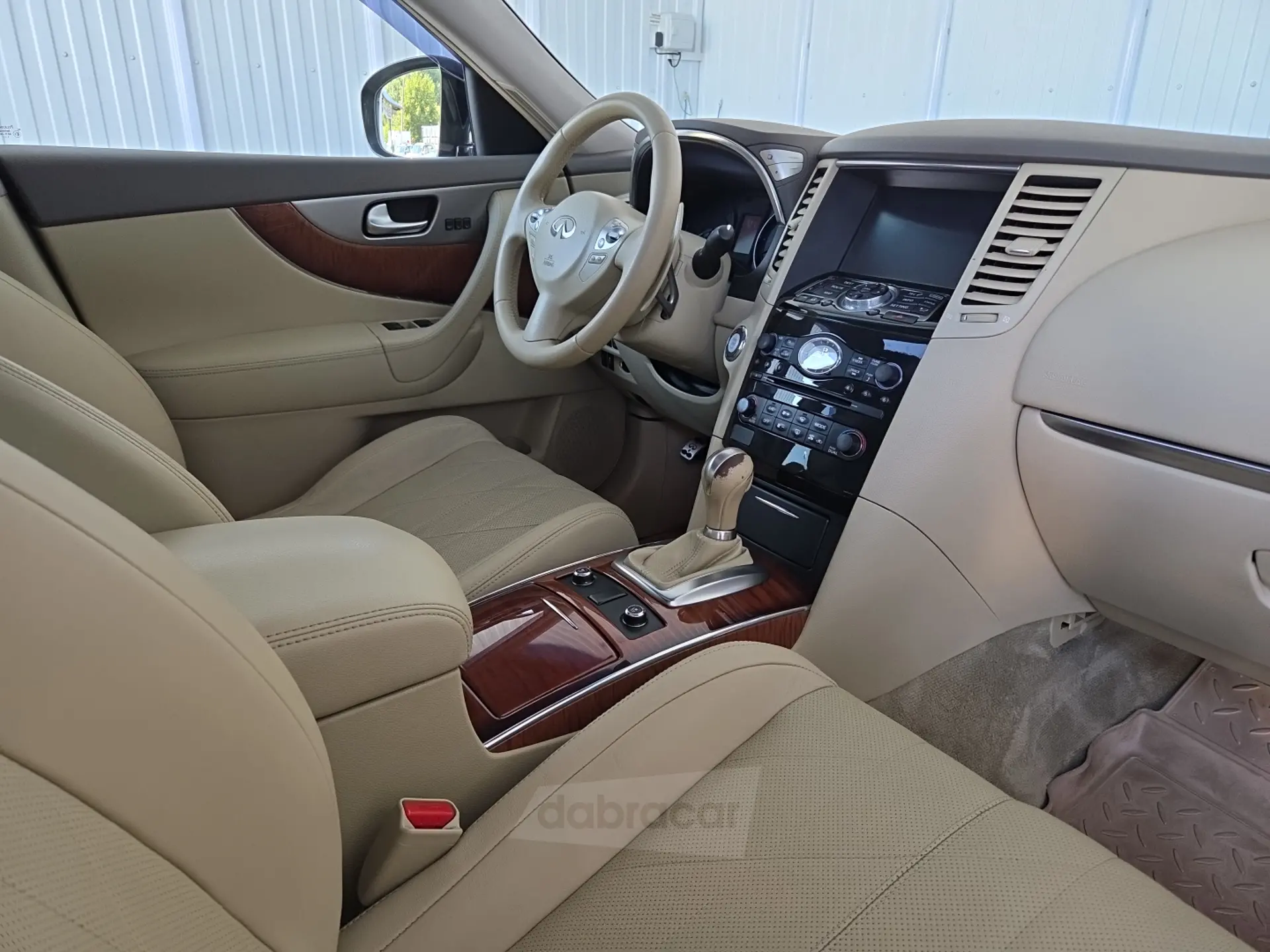 QX70