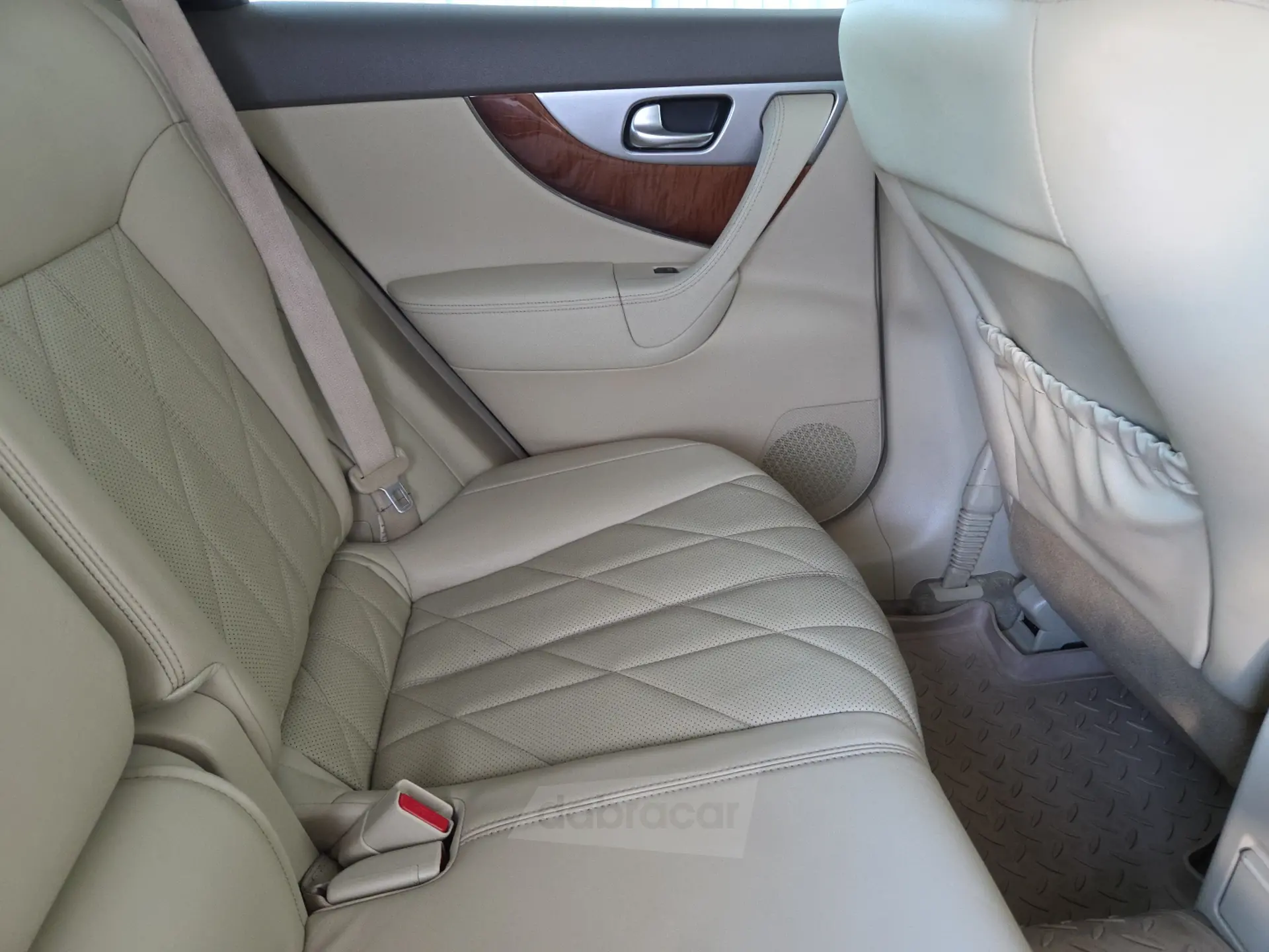  QX70