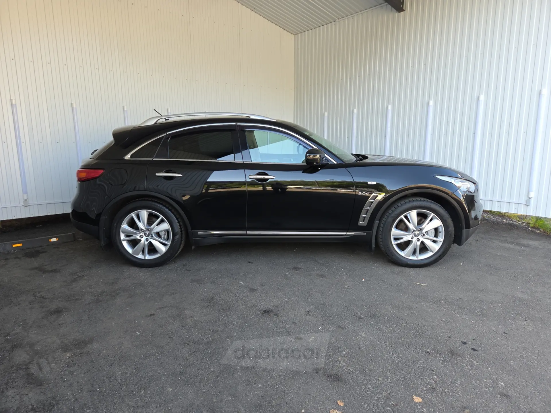  QX70