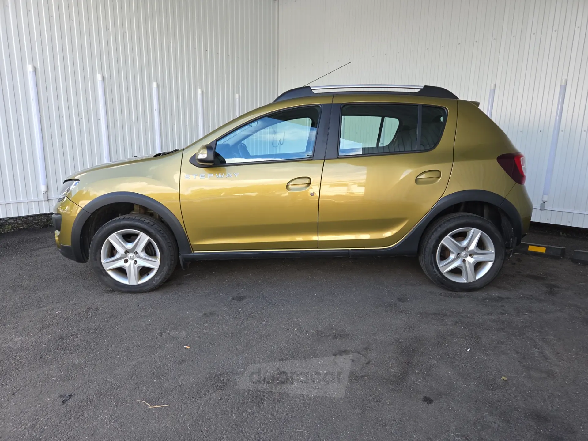  Sandero