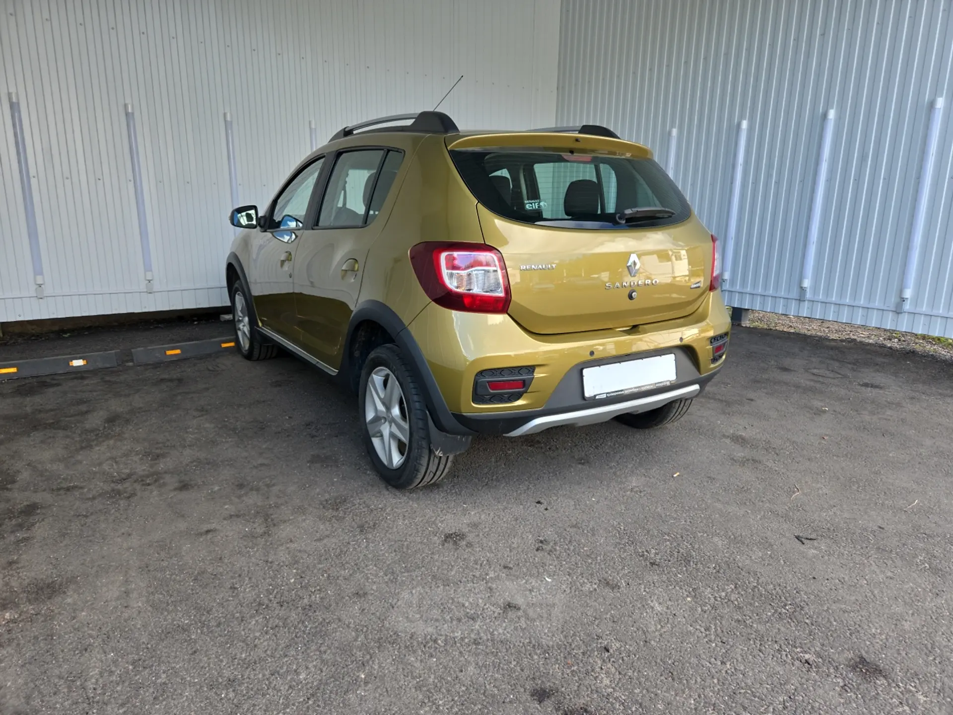  Sandero