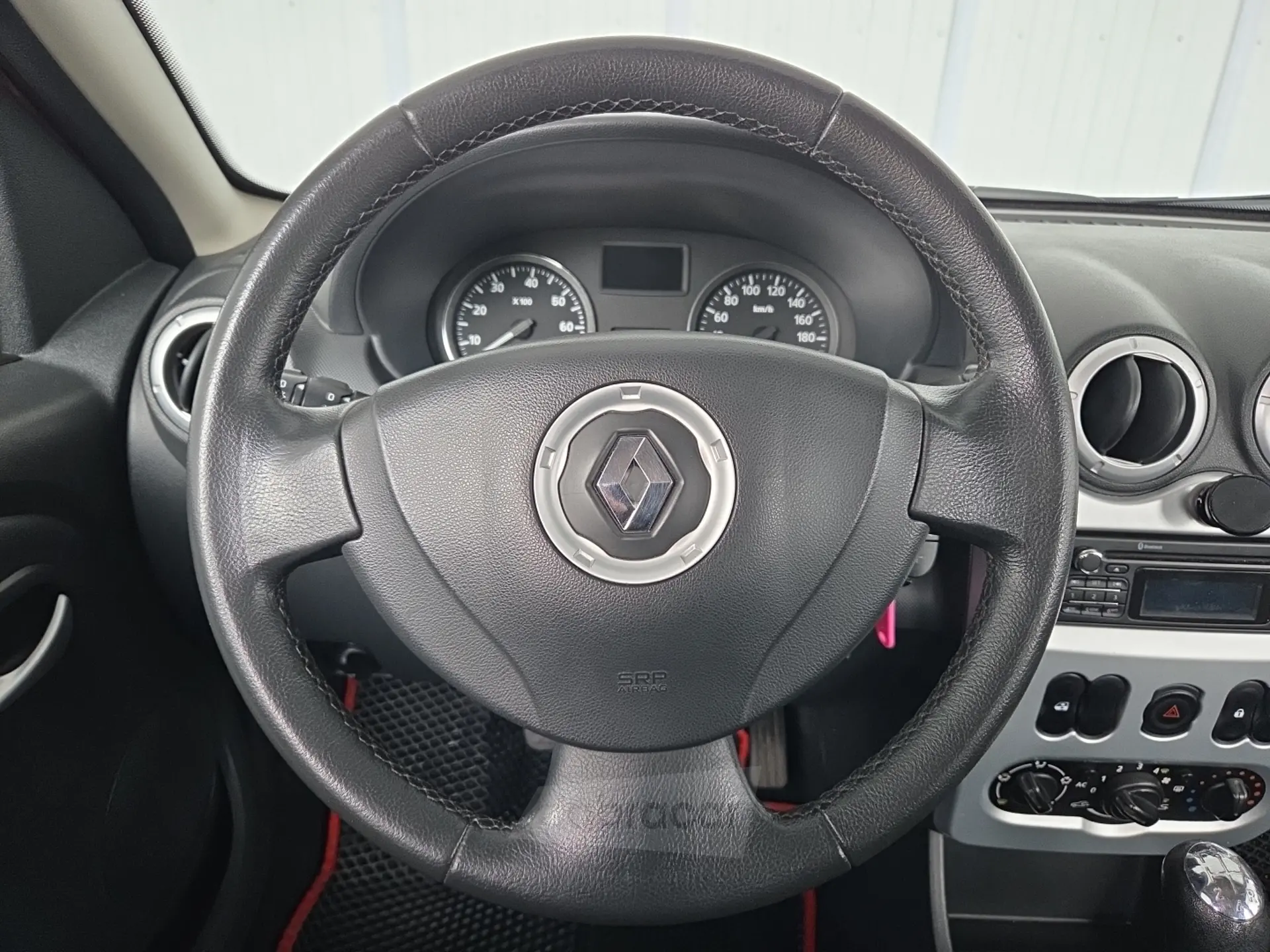  Sandero