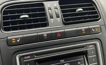 Volkswagen Polo 2015 года за 34 200 BYN в Гомель