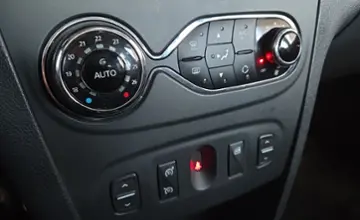 Renault Logan 2016 года за 26 990 BYN в Минск
