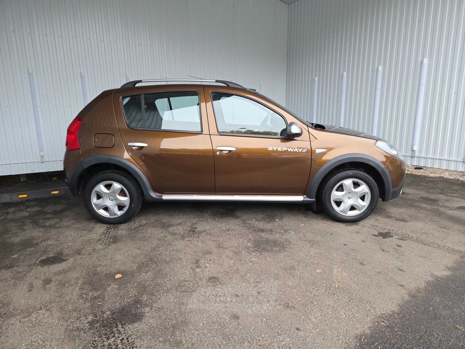  Sandero