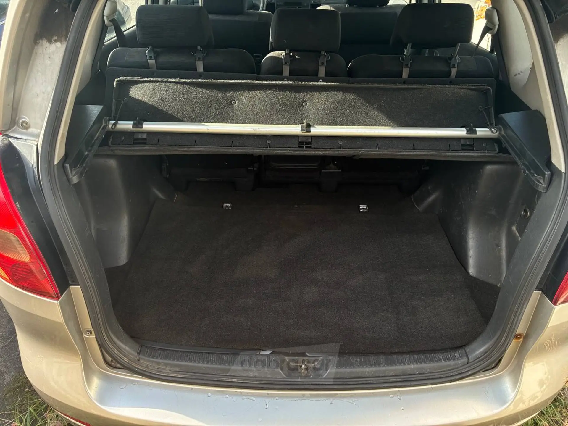  Corolla Verso