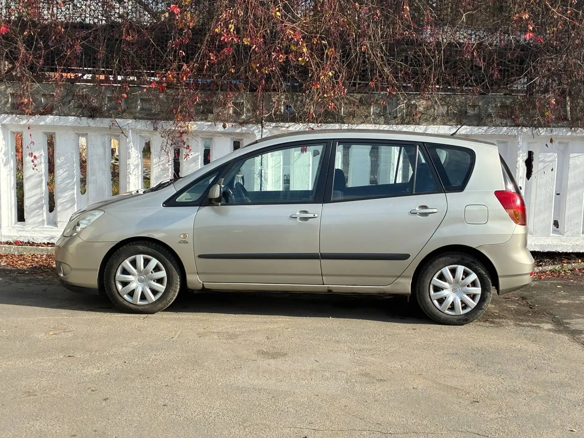  Corolla Verso