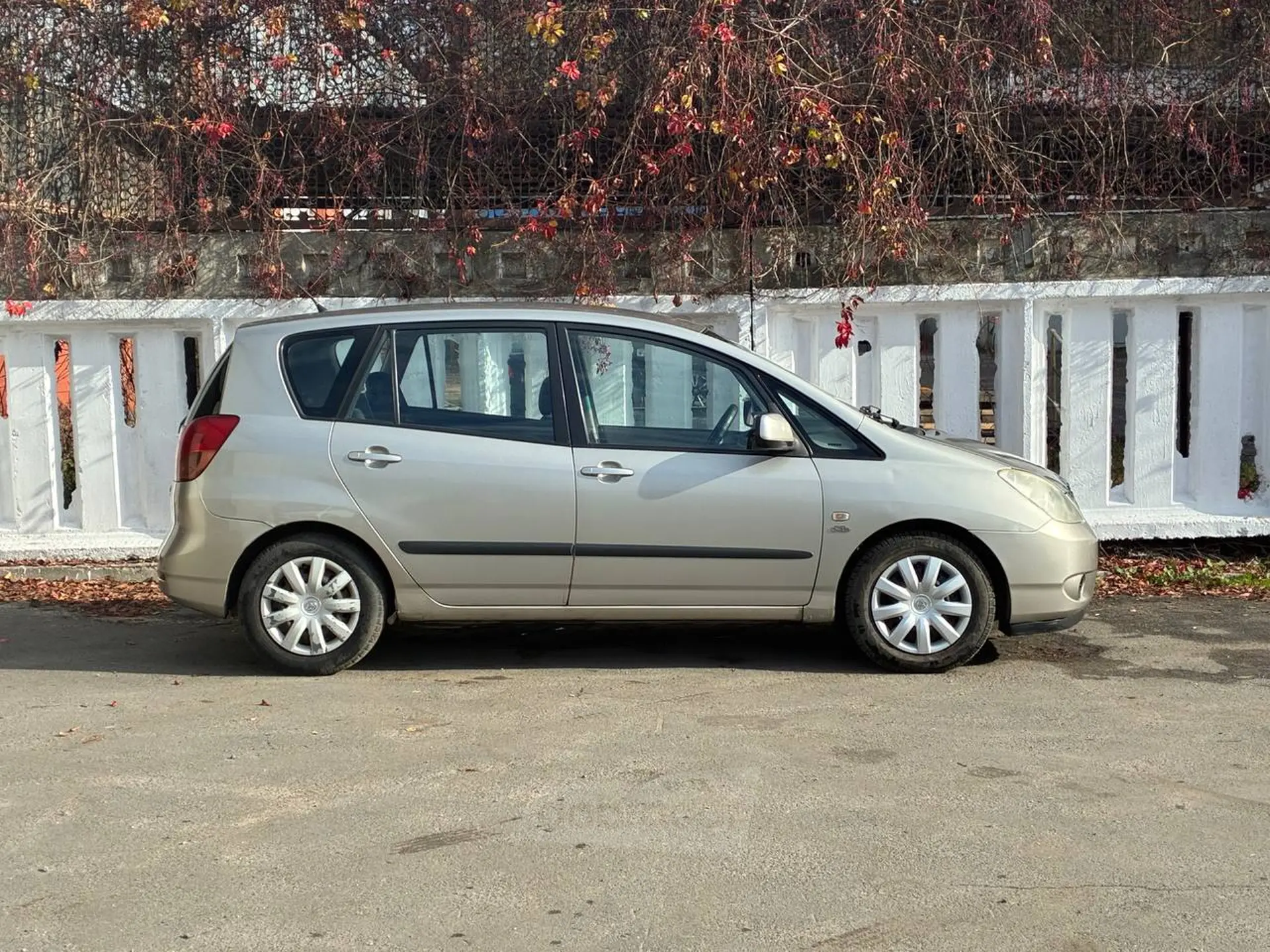  Corolla Verso