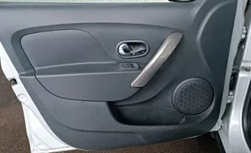 Renault Sandero 2017 года за 33 120 BYN в Минск
