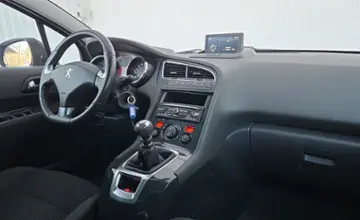 Peugeot 5008 2016 года за 39 990 BYN в Минск