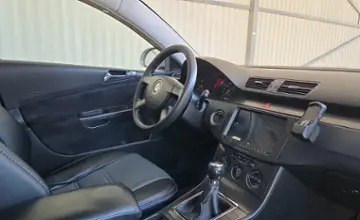 Volkswagen Passat 2005 года за 13 990 BYN в Минск