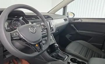Volkswagen Touran 2017 года за 51 990 BYN в Минск