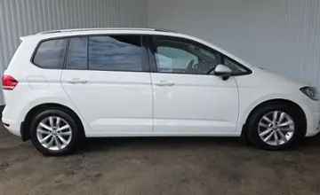 Volkswagen Touran 2017 года за 51 990 BYN в Минск