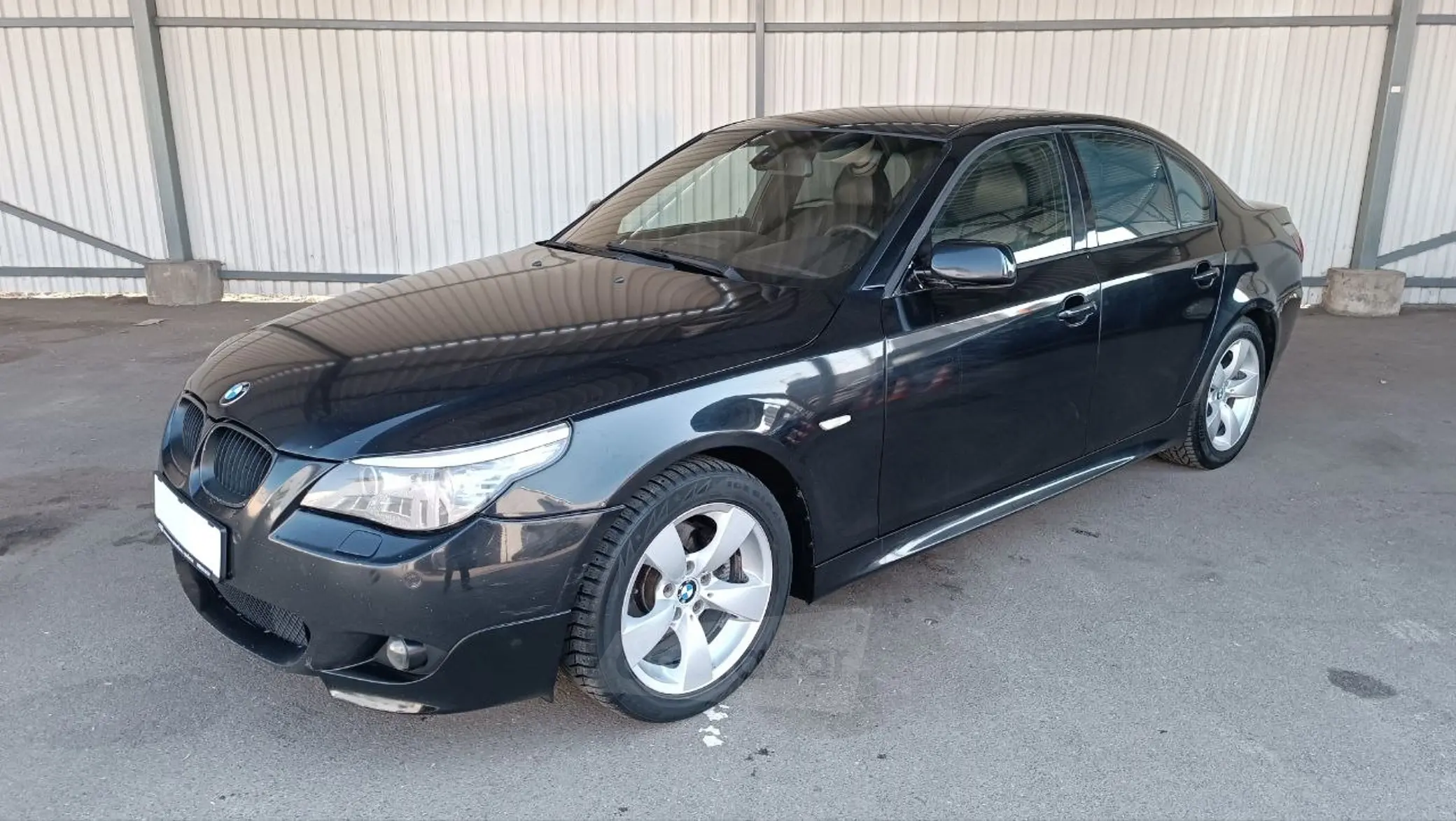 BMW 5 серии 2004 года за 29 990 BYN в Минск
