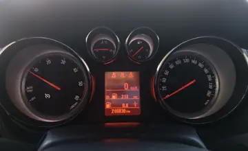 Opel Zafira 2013 года за 32 990 BYN в Минск