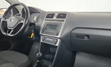 Volkswagen Polo 2015 года за 23 990 BYN в Минск