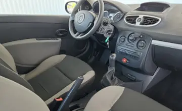 Renault Clio 2009 года за 14 990 BYN в Минск