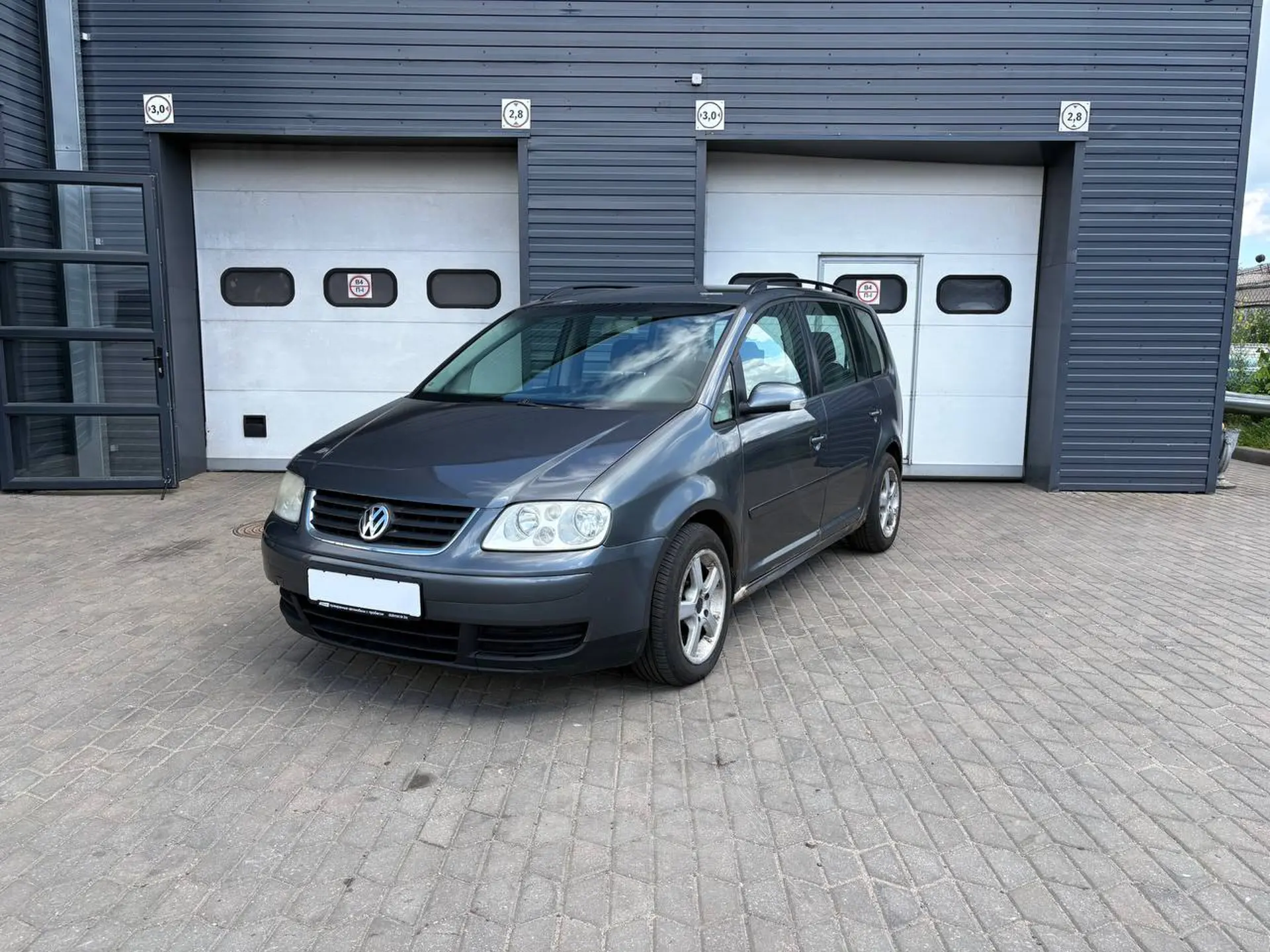 Volkswagen Touran 2004 года за 13 990 BYN в Гродно