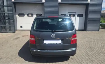 Volkswagen Touran 2004 года за 13 990 BYN в Гродно