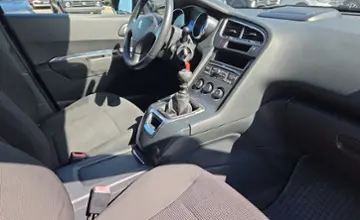 Peugeot 5008 2010 года за 24 990 BYN в Минск