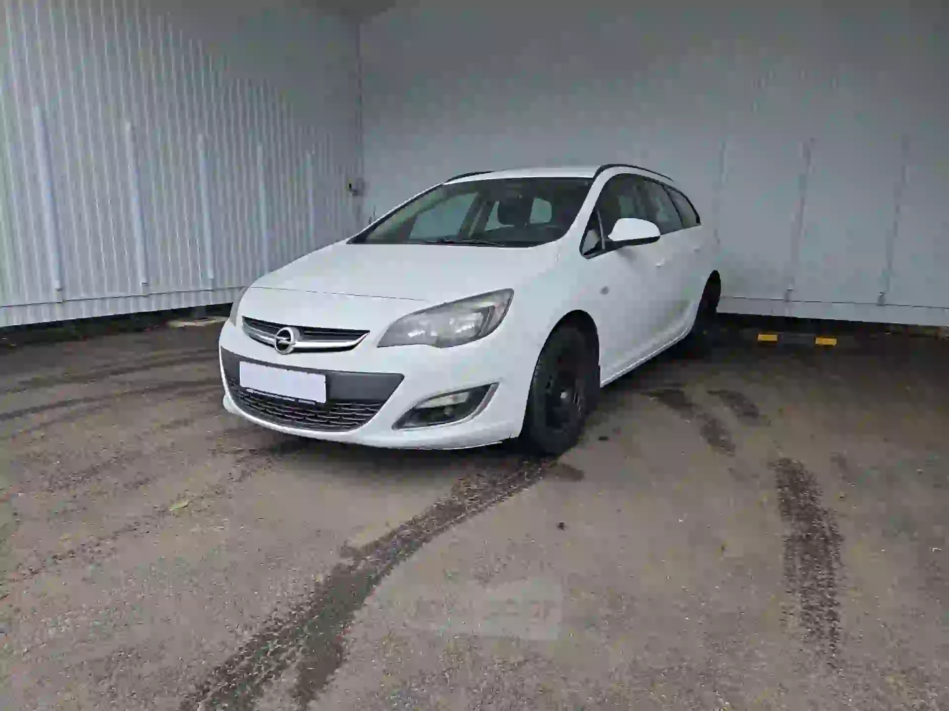 Opel Astra 2013 года за 22 990 BYN в Минск