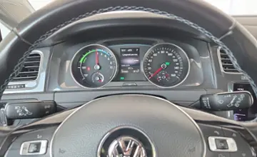 Volkswagen Golf 2017 года за 33 990 BYN в Минск