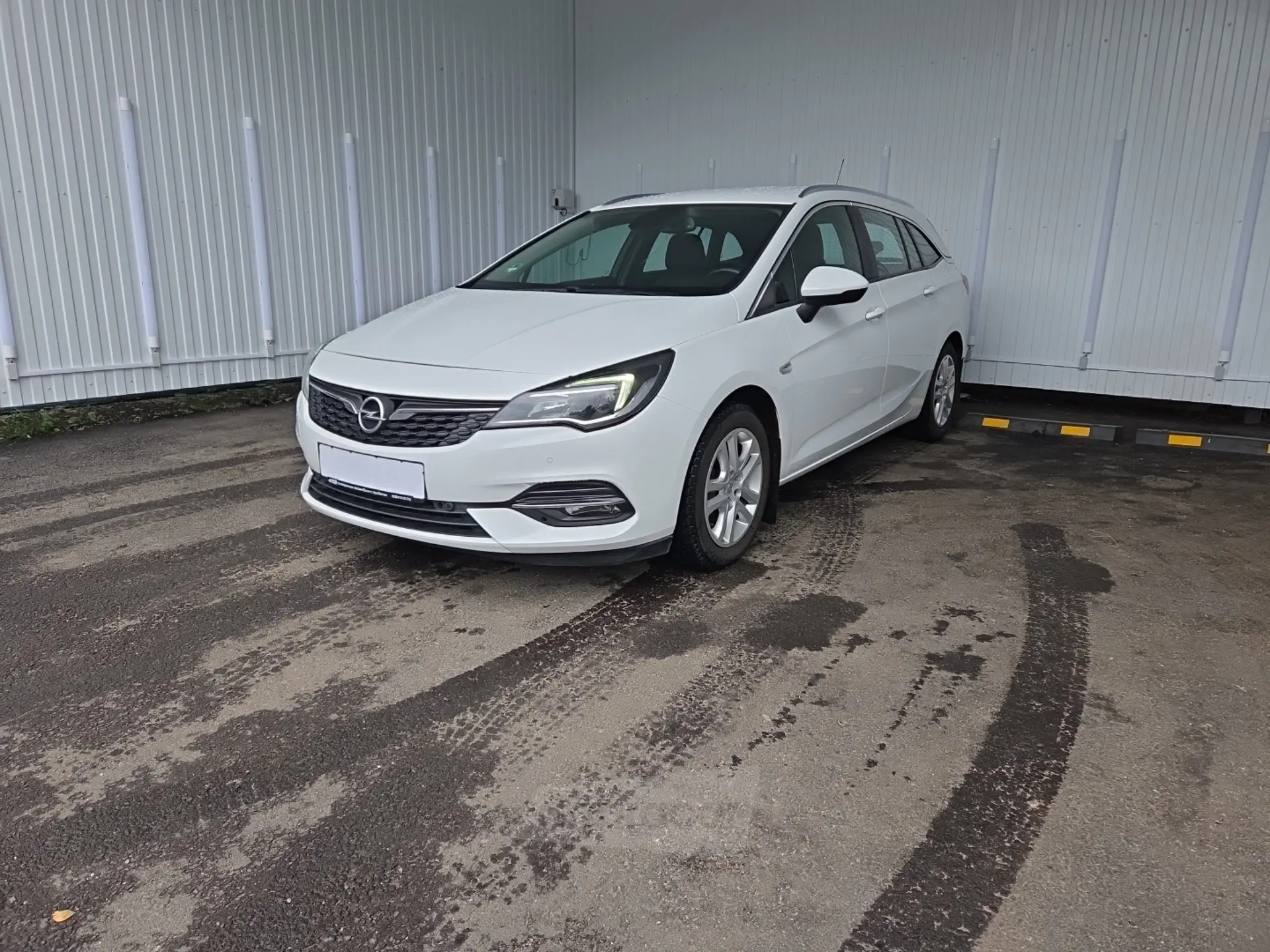 Opel Astra 2019 года за 33 300 BYN в Минск