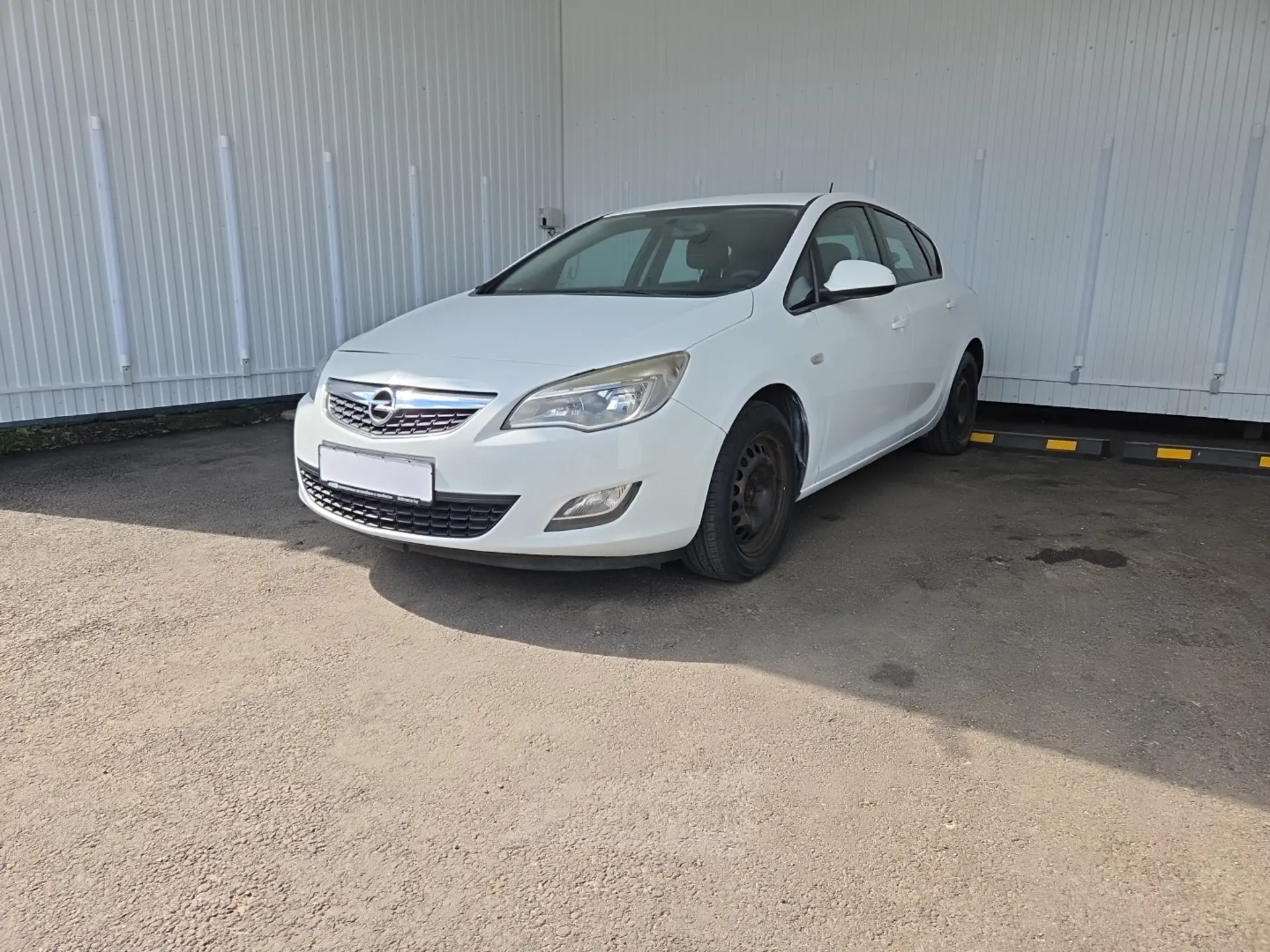 Opel Astra 2010 года за 18 990 BYN в Минск