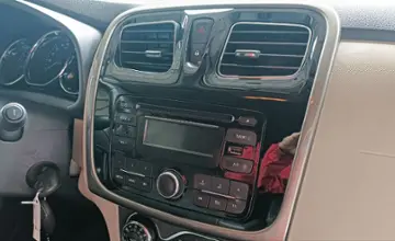 Renault Logan 2015 года за 26 400 BYN в Минск