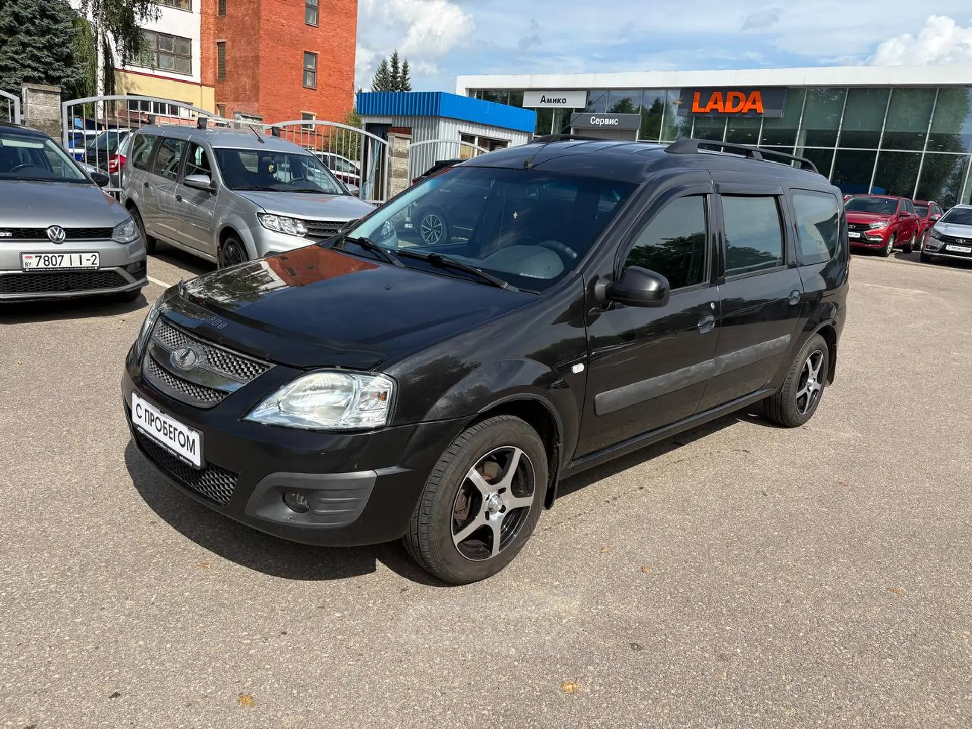 Автомобиль LADA Largus (2018)