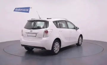 Toyota Verso 2016 года за 35 900 BYN в Минск