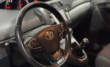 Toyota Verso 2016 года за 35 900 BYN в Минск